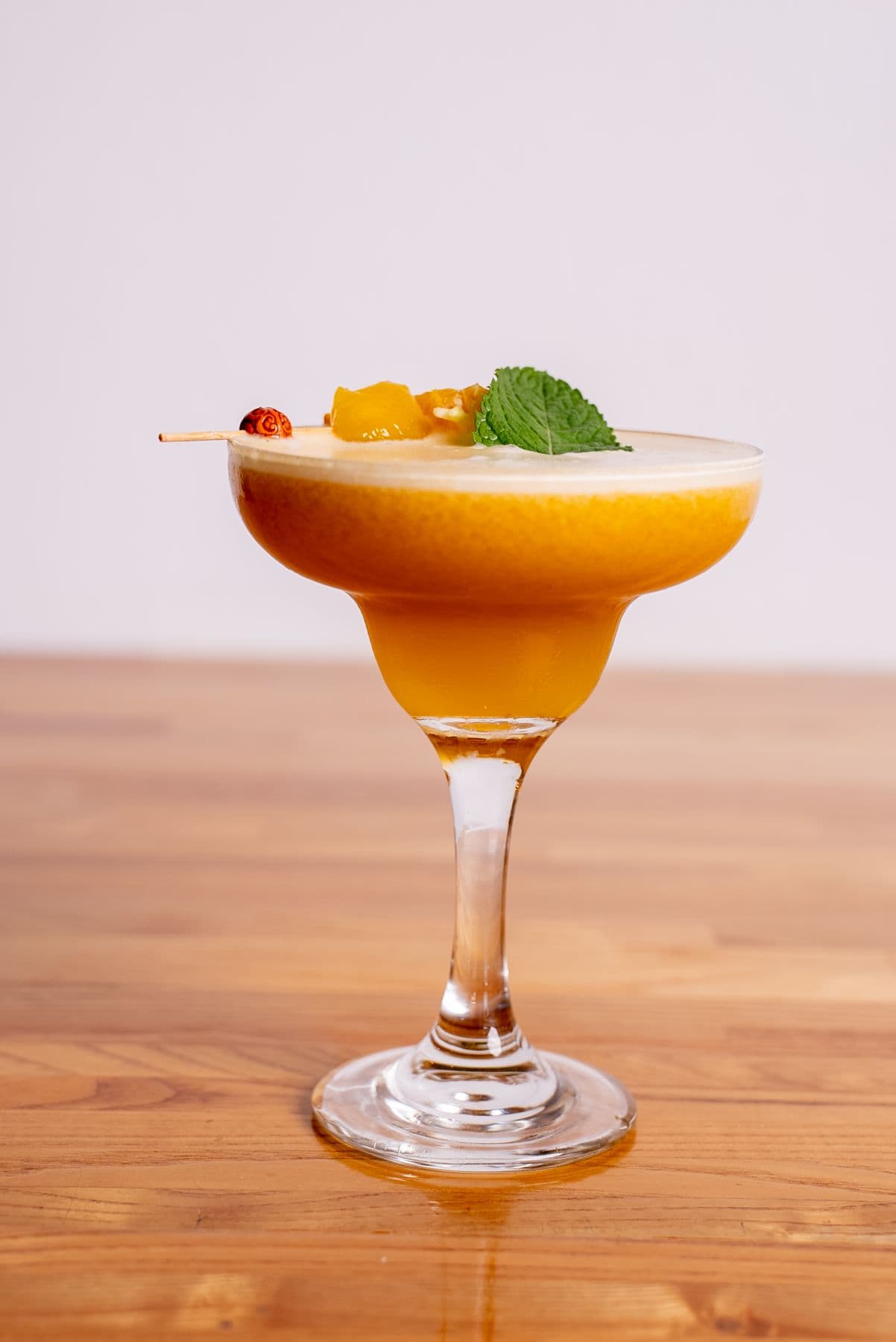 Mango Margarita, el cóctel insignia de Mango Beach House, Torrevieja